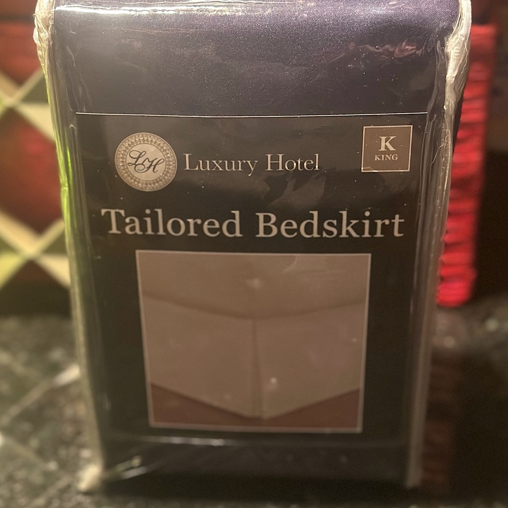 NEW Luxury Hotel King Size Navy Bed Skirt 💙